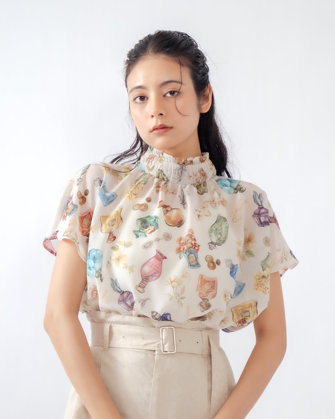【未使用品】Lois CRAYON 花柄デザイントップス Lois CRAYON | CRAYON ONLINE STORE